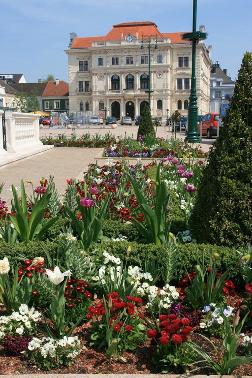 Donaupark Camping Tulln Hotel Tulln An Der Donau Bagian luar foto